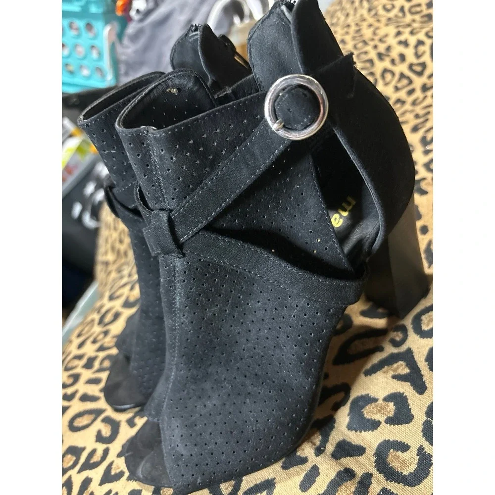 Madden Girl Black Bryin Faux Suede Chunk Heel Open Toe Ankle‎ Booties, Size 7.5